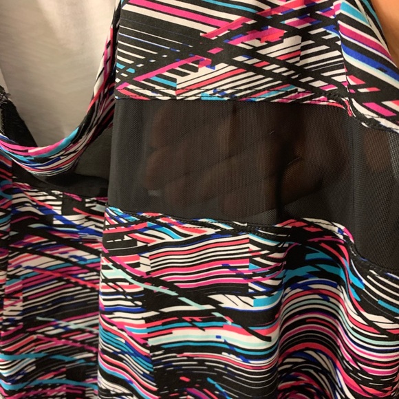 Fabletics Racerback Athletic Tank w/Mesh Panel⭐️ - Picture 4 of 5